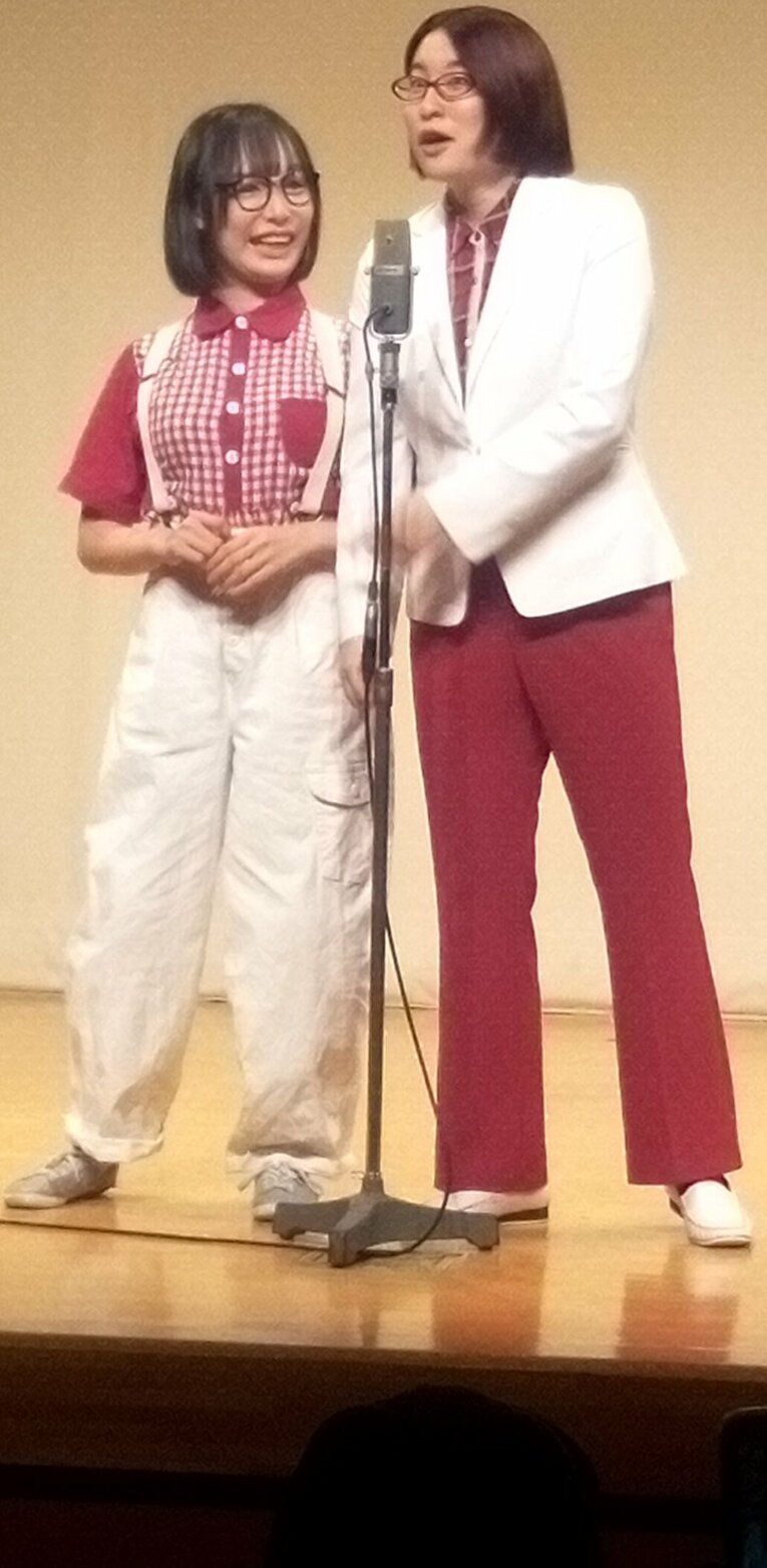 覆面女子レスラーHARUKAZEとおおのまりあのお笑いコンビ「ネバーギブアップ」　©本人提供