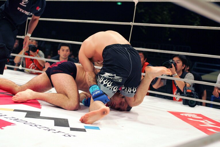 続く『PRIDE 武士道 -其の参-』ではハウフ・グレイシーに開始わずか6秒でスカ勝ち