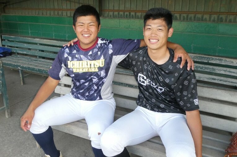 中学1年からバッテリーを組む松川と小園。次の目標はプロの舞台での真剣勝負だ ／ photograph by Noriko Yonemushi