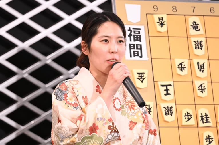 2度目の棋士編入試験受験の権利を獲得した福間香奈女流六冠 ／ photograph by Keiji Ishikawa