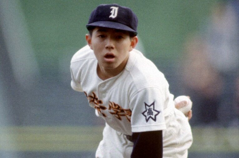 1990年3月、センバツ甲子園。伊奈学園（埼玉）のエース・銭場一浩。同校を率いたのは東大出身の三角裕監督だった ／ photograph by NIKKAN SPORTS
