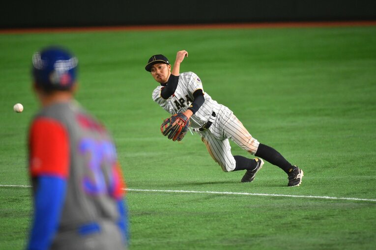 2017年WBC　菊池涼介の天才プレー集（19/27）　©BUNGEISHUNJU