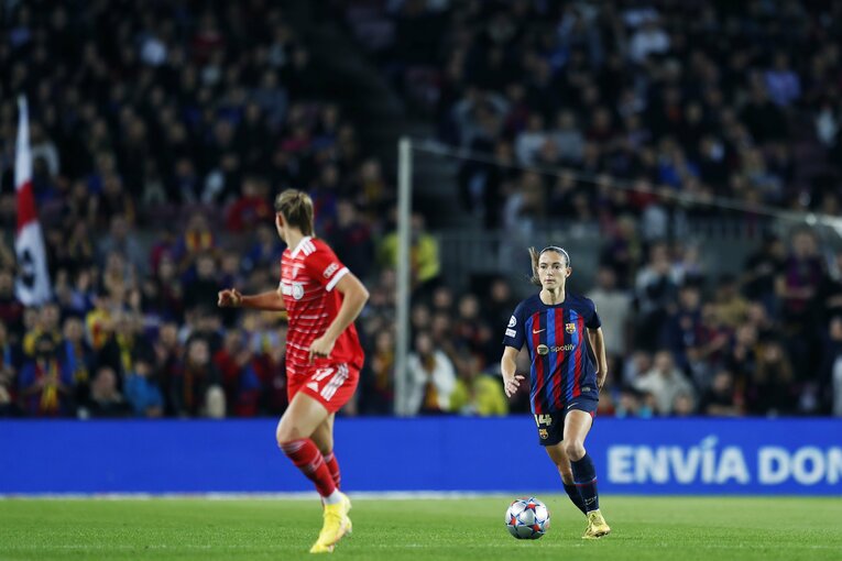 W杯ブラジル戦のウラで「バルサ女子がカンプノウで4万6967人」盛況なワケ… メッシ後に君臨する“女王”、熊谷紗希が見せた悔しさ(14)