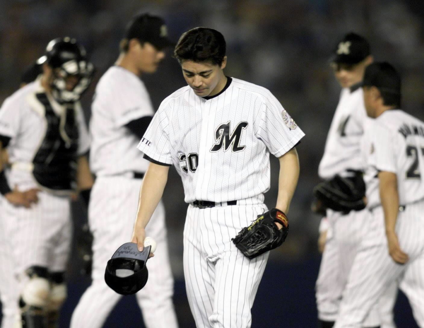 降板する小林雅英氏　©︎JIJI PRESS