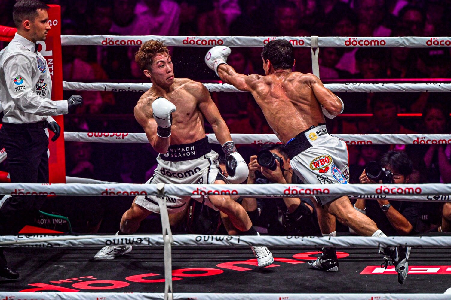 12ラウンドを通じて終始アウトボクシングに徹した井上尚弥　©Takuya Sugiyama