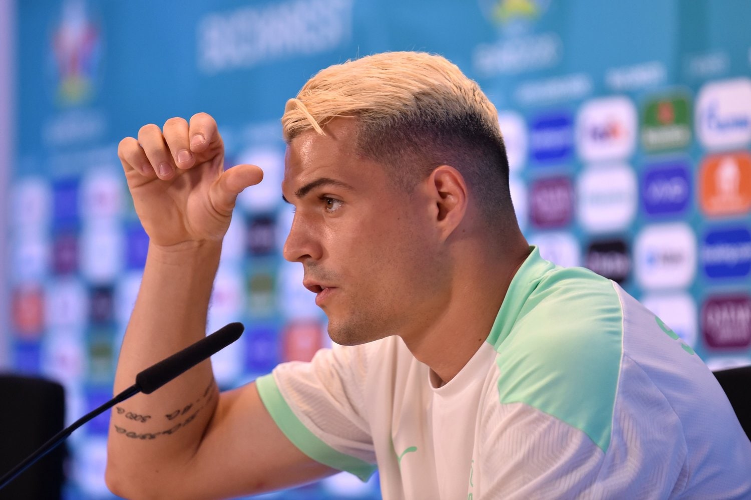 主将を務めるジャカ©Getty Images