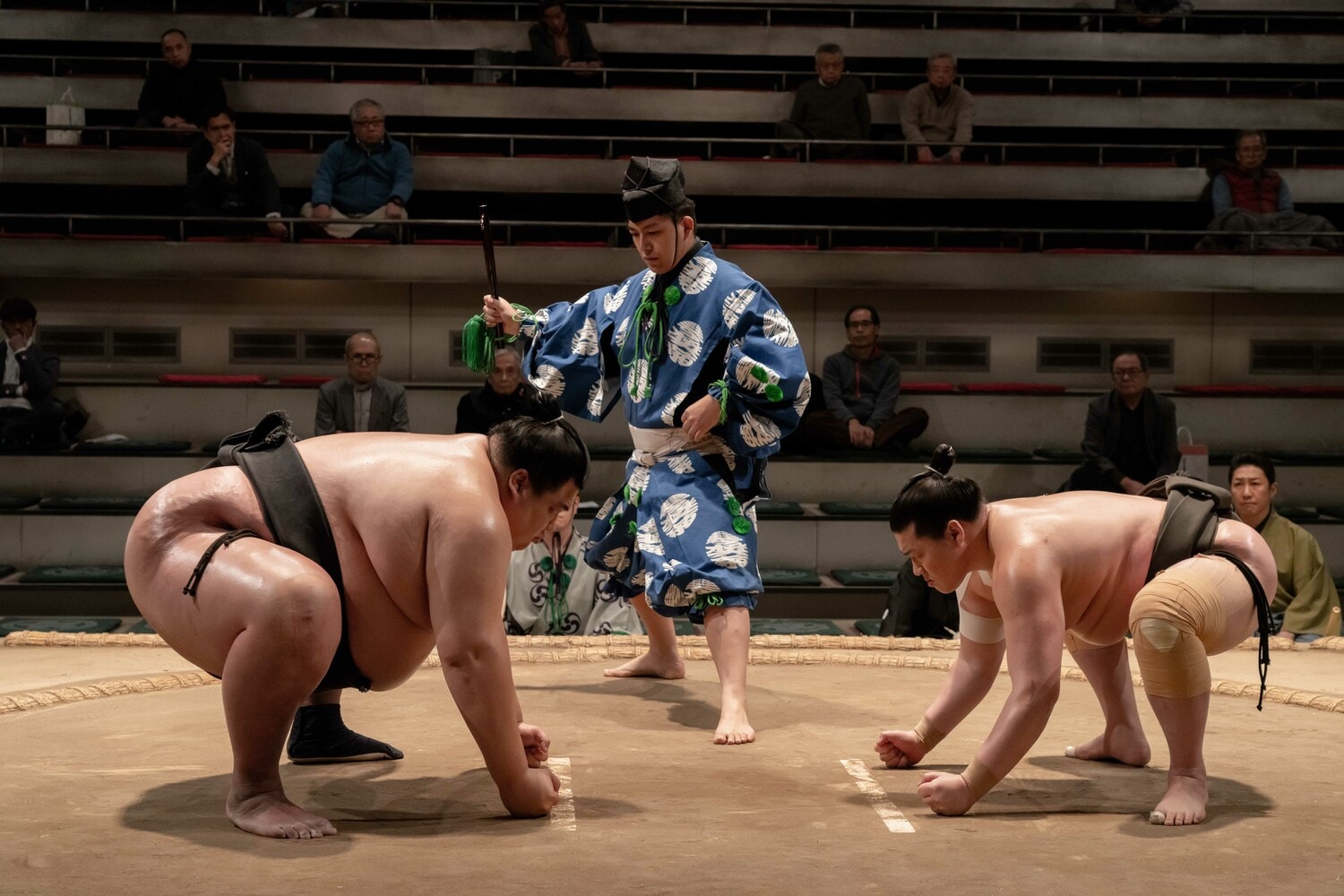 主人公・猿桜が静内に挑むシーン/Netflixシリーズ「サンクチュアリ -聖域-」独占配信中