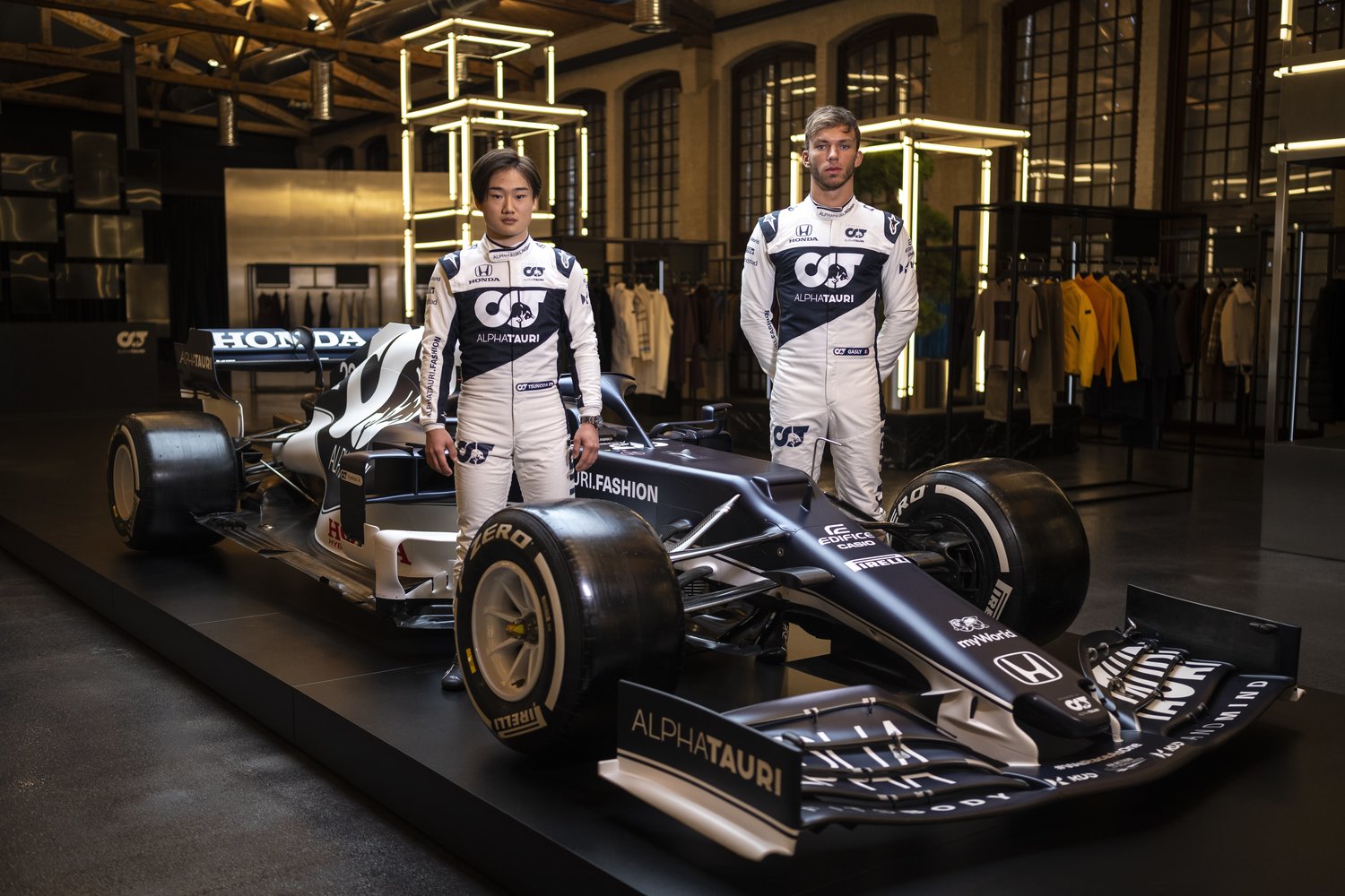 21年にアルファタウリ・ホンダで参戦する角田裕毅（左）。ピエール・ガスリー（右）とコンビを組む　©Joerg Mitter / Red Bull Content Pool