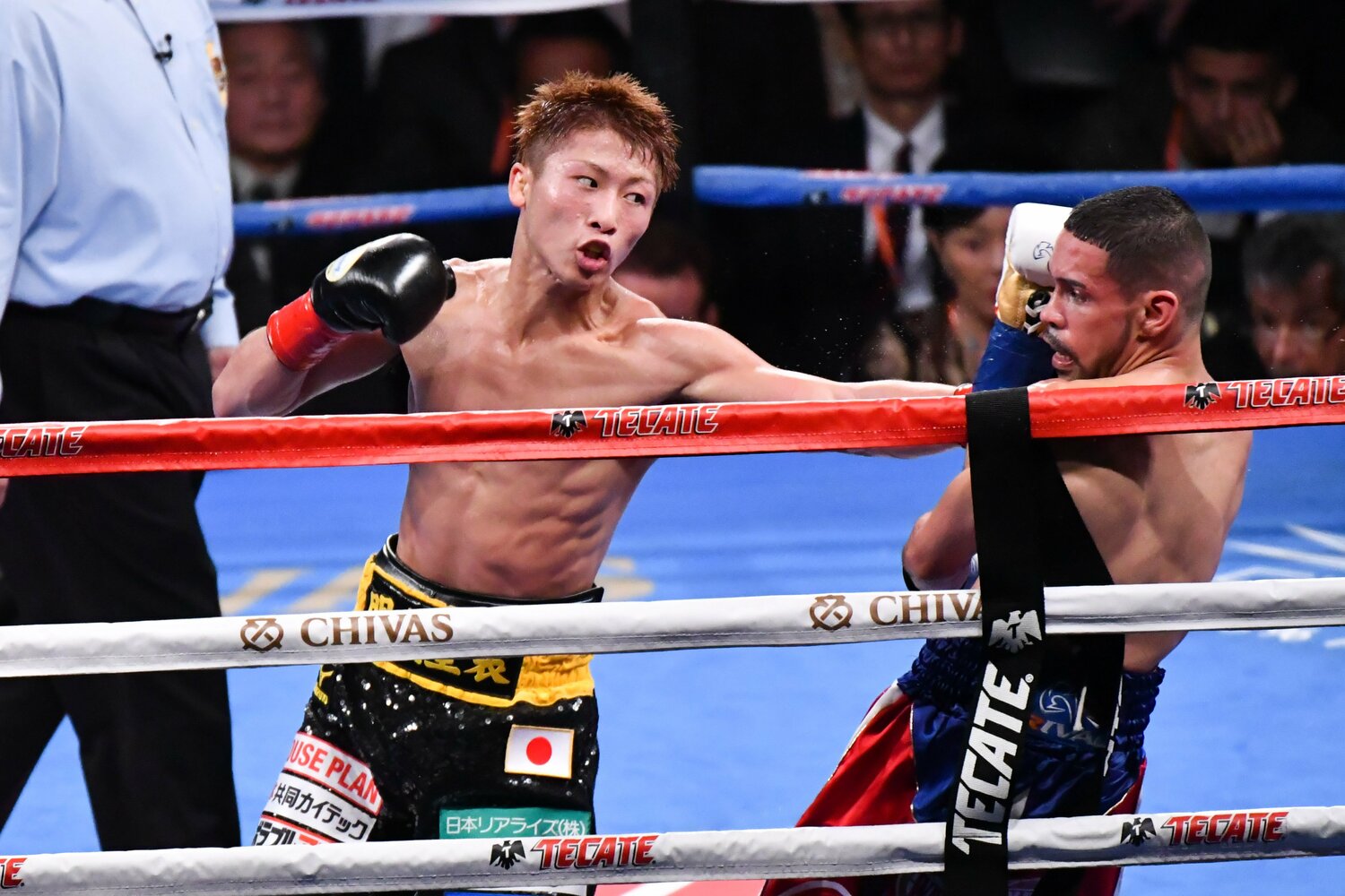 井上尚弥の強さに、ニエベスは逃げ回ることしかできなかった　©Hiroaki Yamaguchi/AFLO