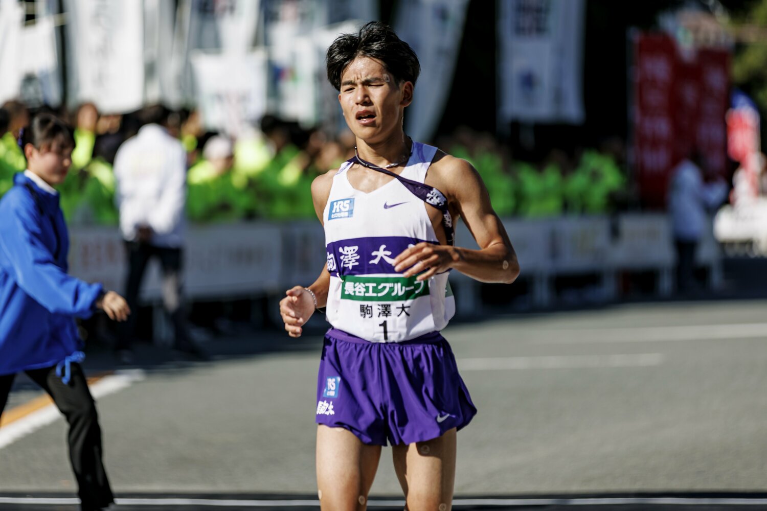 全日本では一時16位に沈みながら、最終的にアンカーの山川（3年）が青学大をかわして2位に　©Kiichi Matsumoto