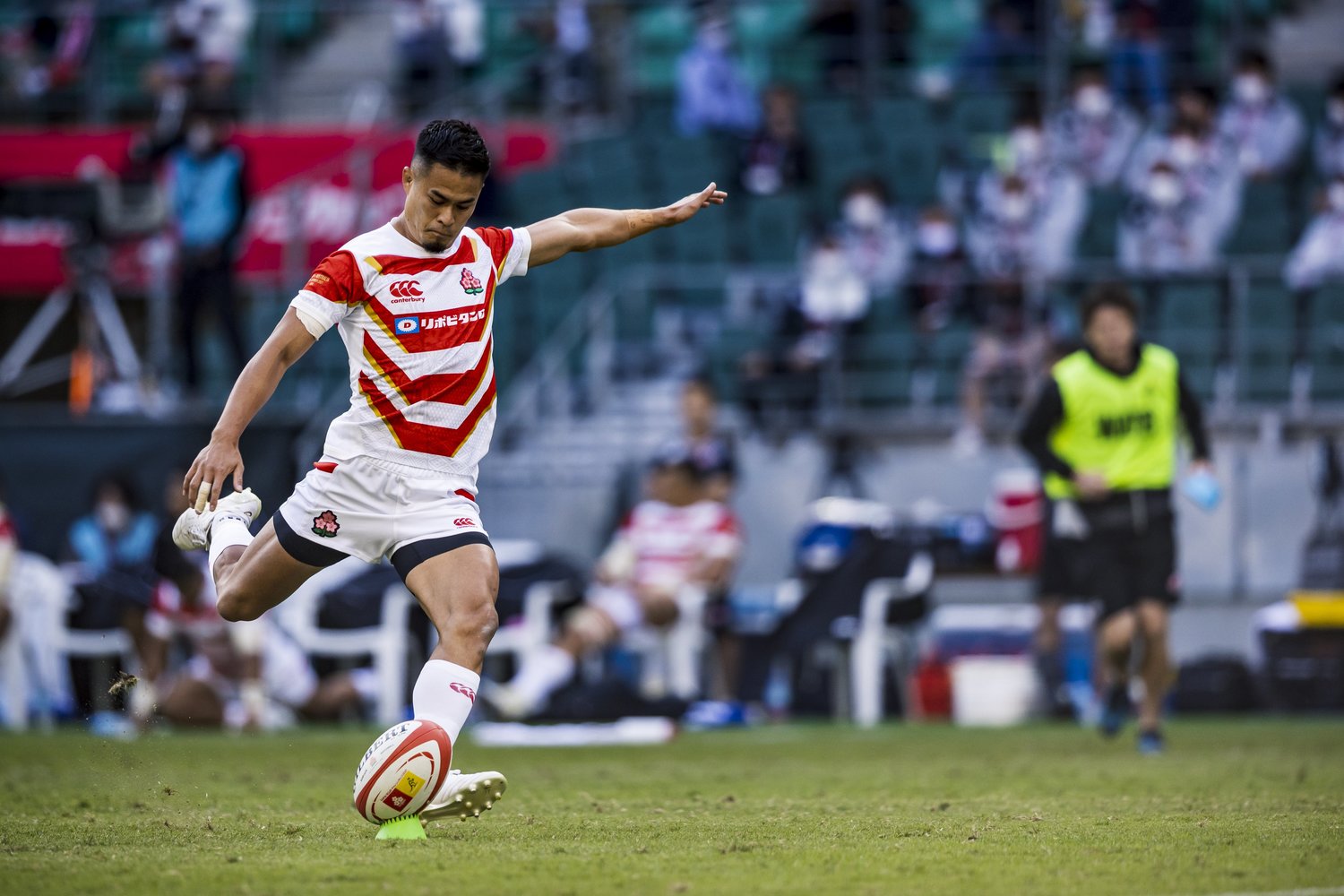 スタンドオフの序列争いをリードしてきた田村。オーストラリア戦も途中出場で正確なキックを披露した　©Kiichi Matsumoto