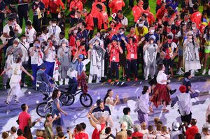 東京五輪閉会式“バラバラ感”の正体…「WAになっておどろう」＆欽ちゃんの名司会でアットホームだった長野五輪との差