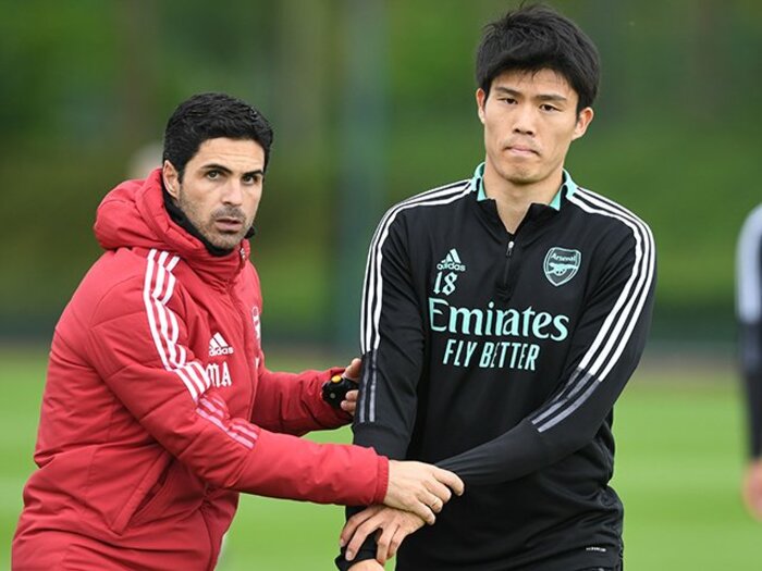 「やはりアーセナルの2人はいいCBだと」冨安健洋が名門退団前、元同僚を称賛＋恩師に感謝していた「正しいと思って勉強を」話はそこで終わらず…＜Number Web＞ photograph by Stuart MacFarlane/Getty Images