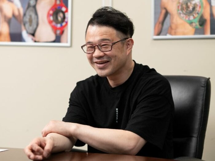 「インドを放浪し、歌舞伎町でボコボコにされ…」元世界王者・小堀佑介43歳が明かす“引退後の迷走”「やれることがなにもない…」今は名門ジム会長に<Number Web> photograph by Tadashi Hosoda