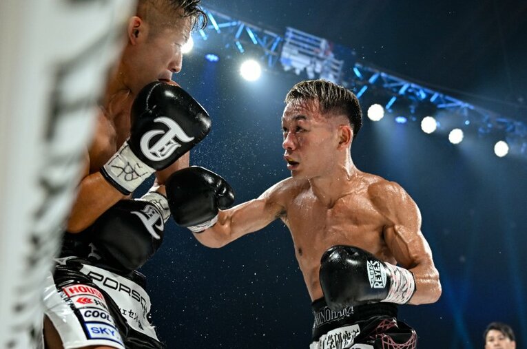 「12年間、片思いしていた」という井上拓真を破り、WBA世界バンタム級新王者に輝いた堤聖也。石原雄太トレーナーに激闘の裏側を聞いた ／ photograph by Hiroaki Yamaguchi