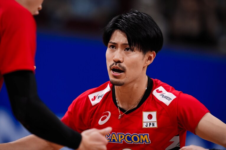 日本代表の命運を握っているセッター関田誠大（30歳）。柳田とは東洋高校時代、ともに春高バレー優勝を果たした間柄でもある ／ photograph by Volleyball World