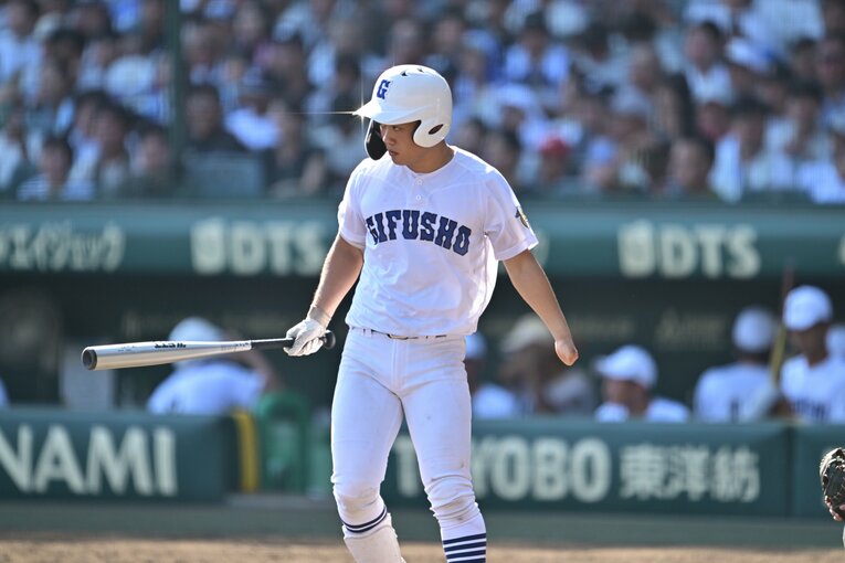 県岐阜商の7番・ライト、横山温大 ©Hideki Sugiyama