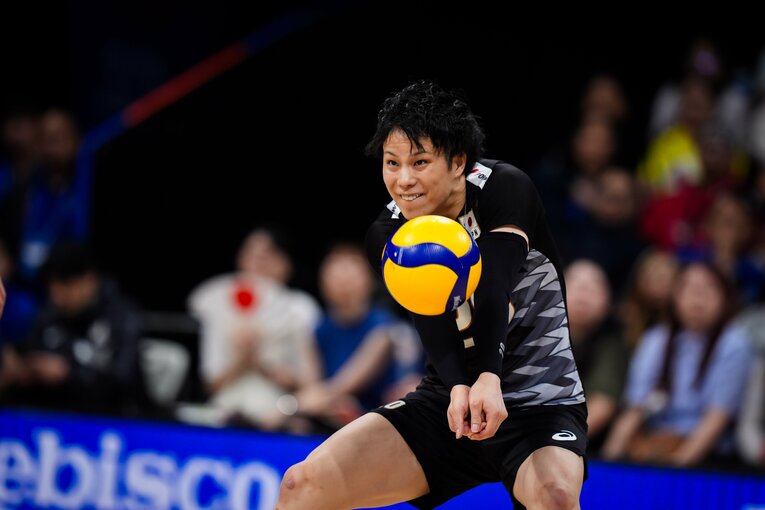 山本智大（VNLフランス戦）　©︎Volleyball World