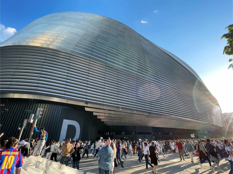 チャビ続投決定バルサ「238億円の16歳」ヤマルもスゴいが「チャンピオン！」異常すぎるマドリーの勝負強さ…クラシコをカメラマンは観た(3)