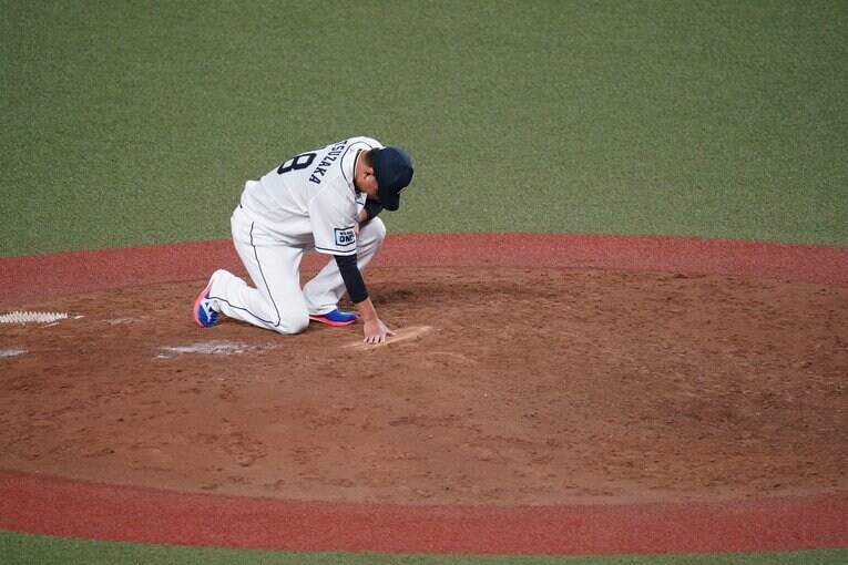 2021年の引退セレモニーのマウンドで…　©Takuya Sugiyama