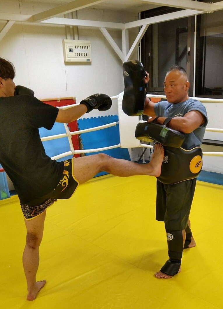 写真は現在の鶴巻伸洋。平塚市の湘南格闘クラブで指導するかたわら、ちがさきプロレスのリングに上がっている