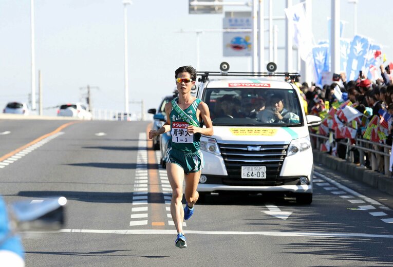 最後の箱根路では3区で区間賞を獲得した「秋山隊長」も長らく絶不調だった　©JIJI PRESS
