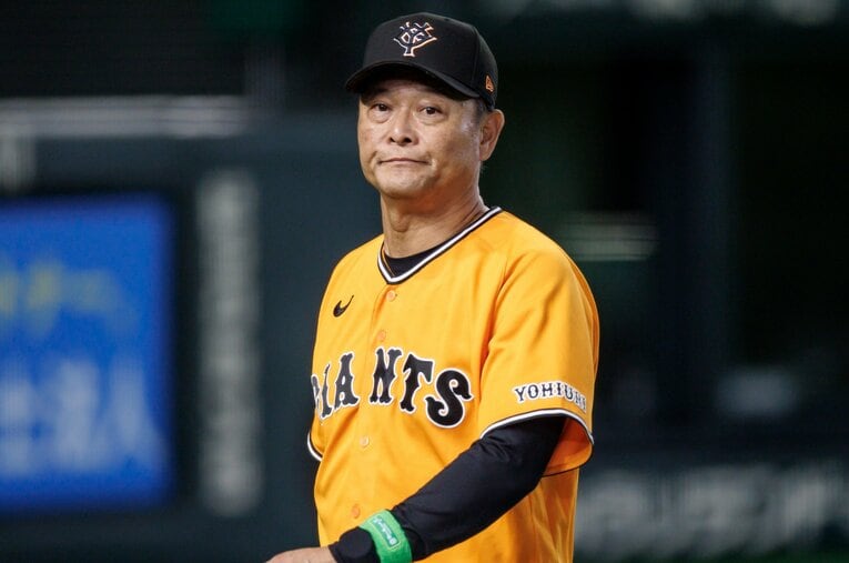 阿部慎之助前監督の退任で急遽、監督代行の座に就くことになった橋上秀樹氏。巨人在籍経験のない「外様」指揮官は史上初 ／ photograph by Kiichi Matsumoto