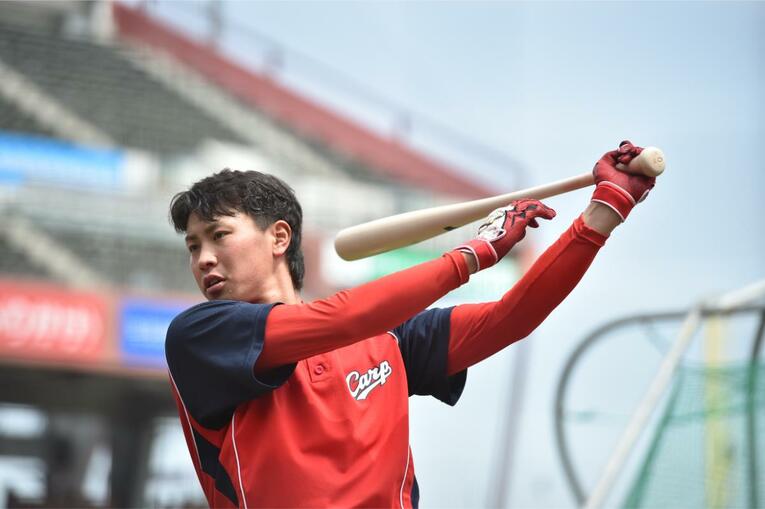 2015年の堂林。4年ぶりに開幕一軍を逃し、出場試合数も33と不調のシーズンを送った　©Bungeishunju