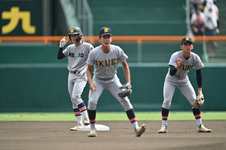 決勝・慶応戦での仙台育英の奮闘　©Hideki Sugiyama