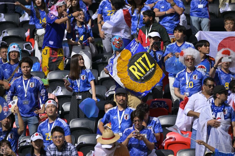 日本戦に訪れたサポーター　©Koki Nagahama/JMPA