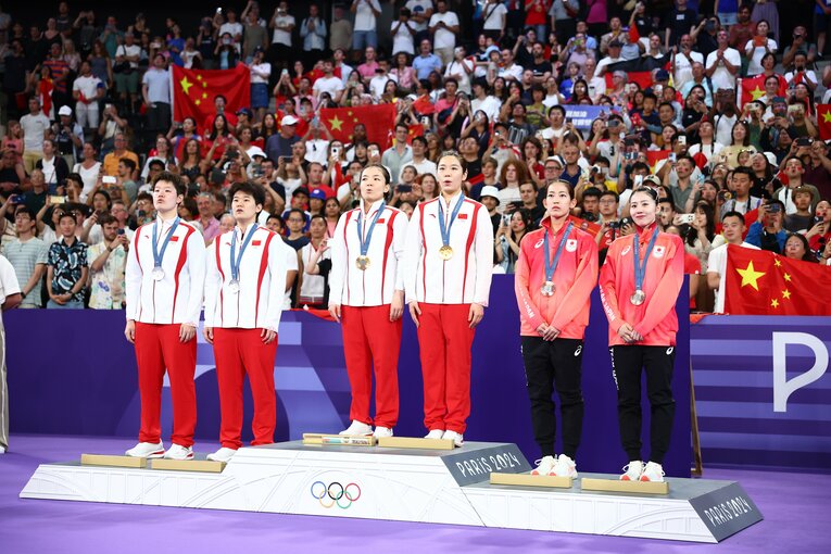 バドミントン女子ダブルスのメダルセレモニー　©Ryosuke Menju/JMPA