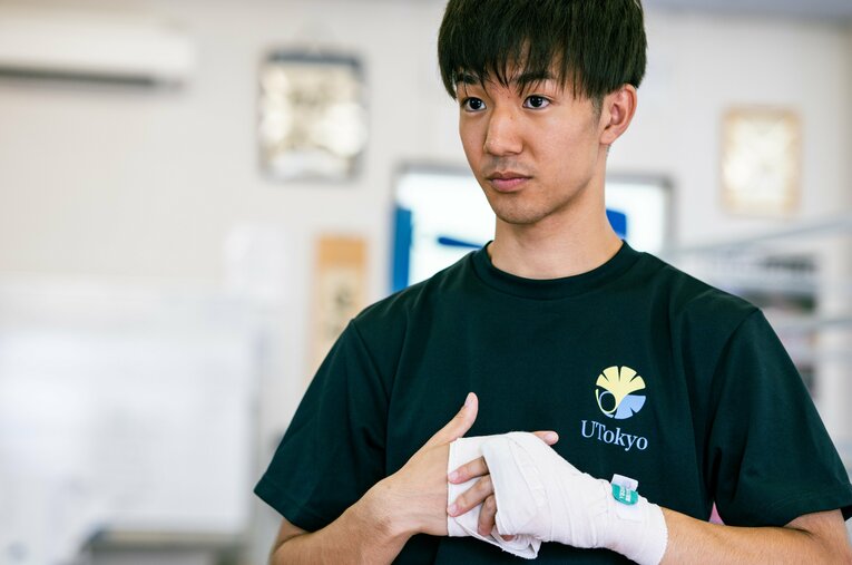 関東大学3部トーナメント・ライト級でチャンピオンになった伊藤朝樹（2年）。東大ボクシング部として23年ぶりの快挙だった ／ photograph by Nanae Suzuki