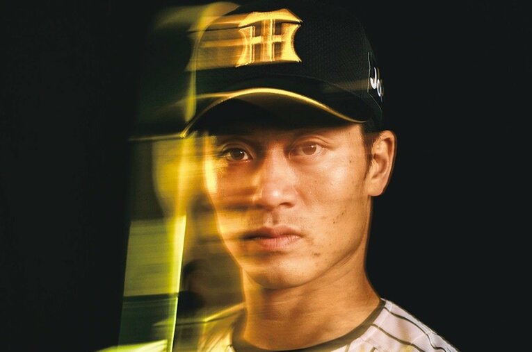 プロ11年目、32歳で迎えた今季、日本一を目指す阪神の坂本誠志郎捕手 ／ photograph by Kiichi Matsumoto