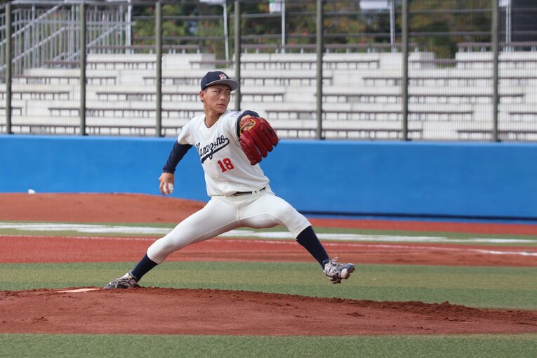 最速156キロの剛腕・藤原聡大の投球フォーム（１／７）　©︎Fumi Sawai