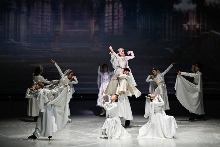 「母への永遠の愛を滑りたいな」浅田真央が明かすアイスショー『Everlasting33』に込めた“愛”「誰も見たことのない景色を届けたい」(109)