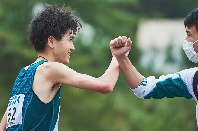関東インカレ2部のハーフマラソンで優勝を飾った、青山学院大の西久保遼 ／ photograph by Yuki Suenega