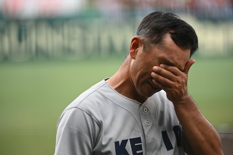 優勝後、アルプスへの挨拶を終えて…森林監督の目に涙が（6枚目／全6枚）　©Naoya Sanuki