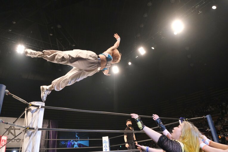 スターライト・キッド「やるならとことんやってやる」 ヒールからスターダムのトップへ、人気覆面レスラーの野望「不死鳥はもう飛べない」(28)