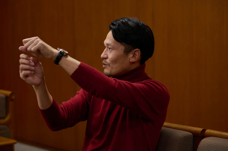 恩師である鈴木さんの指導について語る坂口　©︎Ichisei Hiramatsu