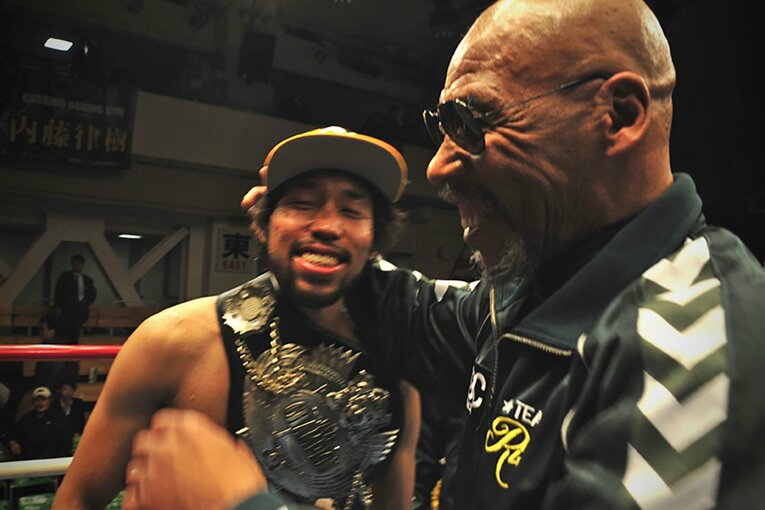 2015年2月、日本王座3度目の防衛戦は後の世界チャンピオン伊藤雅雪に判定勝ち　©Kokou Sekine