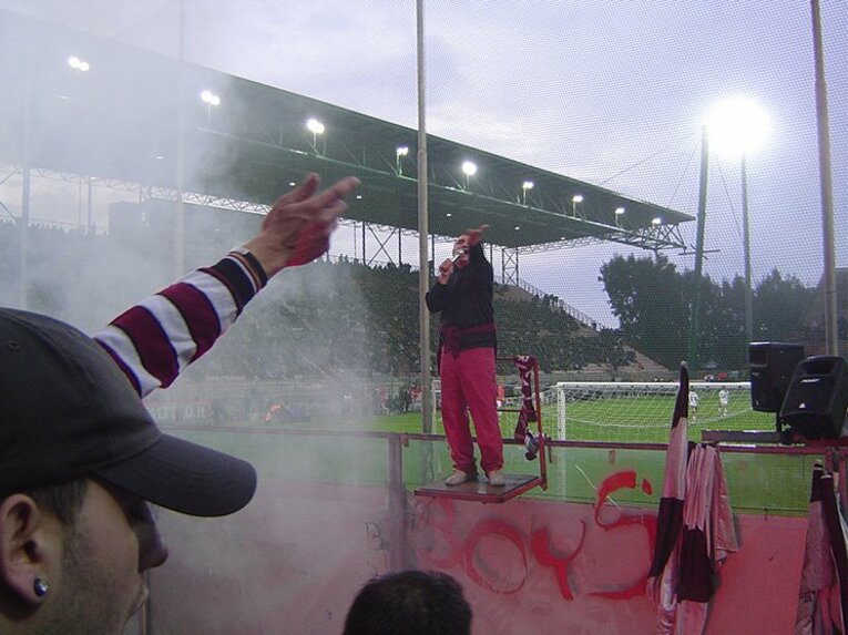 実録・無法ウルトラスに潜入（1）「火薬のデパート」と化すゴール裏。(3)