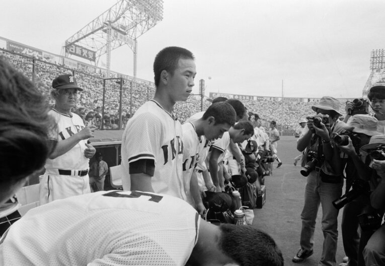 圧倒的な優勝候補といわれた1983年夏の甲子園。準決勝でPL学園に敗れ、3連覇を逃す ©JIJI PRESS