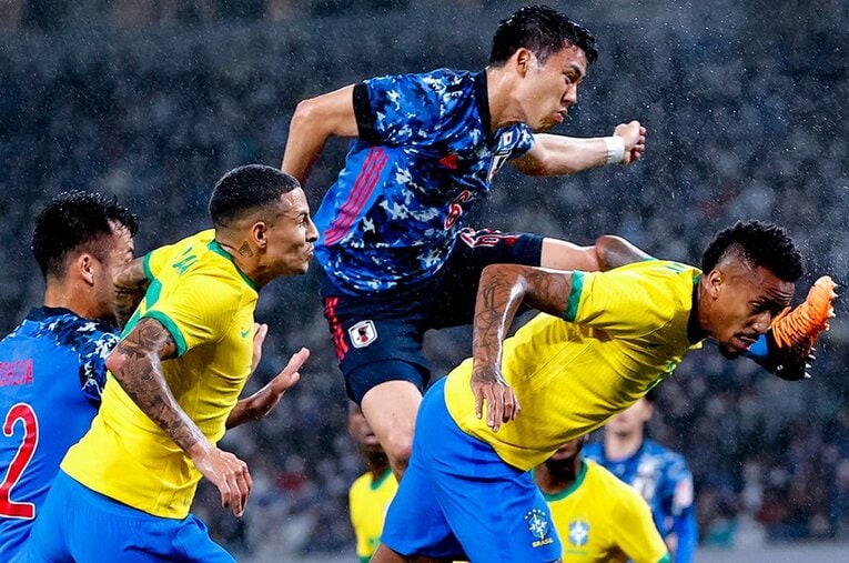 ブラジル相手に奮戦した日本代表。しかし「W杯で列強から勝ち点を取る」という観点ではまだまだ詰めていくべきことがありそうだ　©Kiichi Matsumoto/JMPA