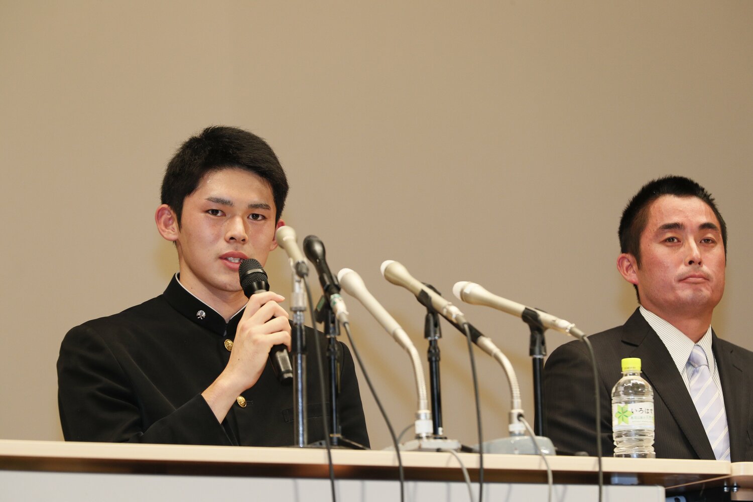 ドラフト会議を経て、千葉ロッテマリーンズに入団した佐々木　©Shigeki Yamamoto