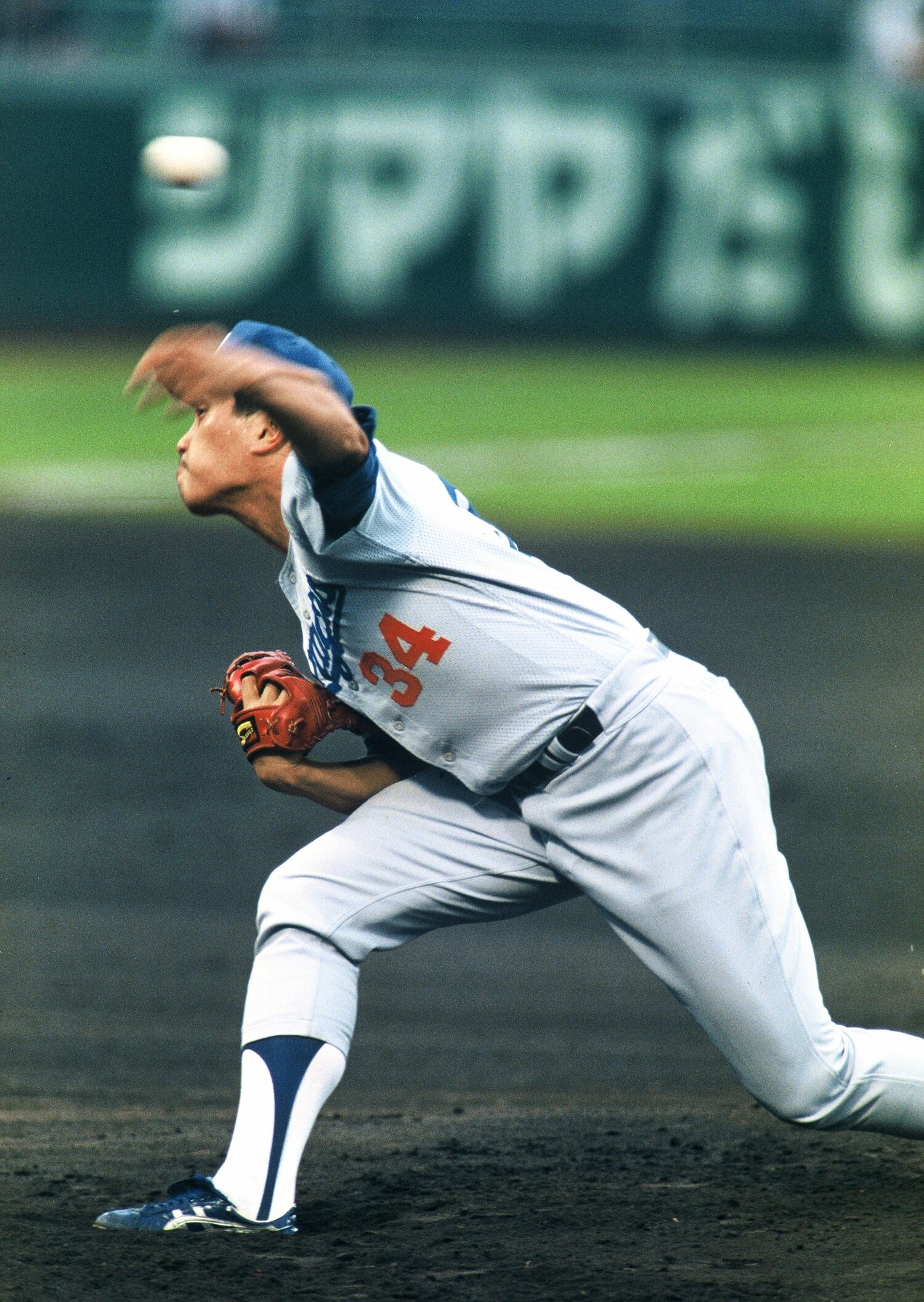 プロ入り10年目の1993年には17勝、翌年はキャリアハイの19勝で最多勝と20代後半は大活躍　©BUNGEISHUNJU