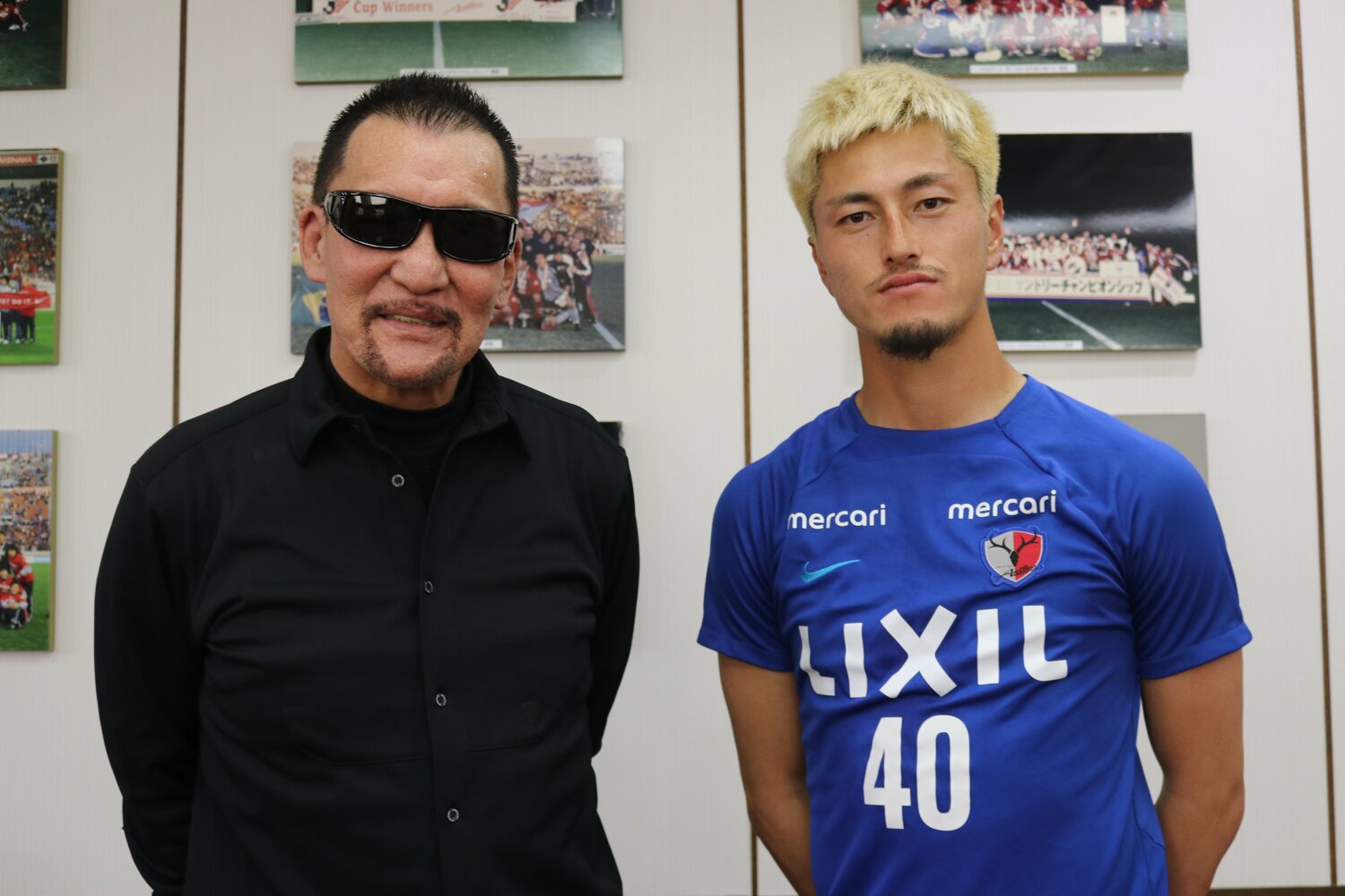 蝶野正洋と鈴木優磨　©︎KASHIMA ANTLERS