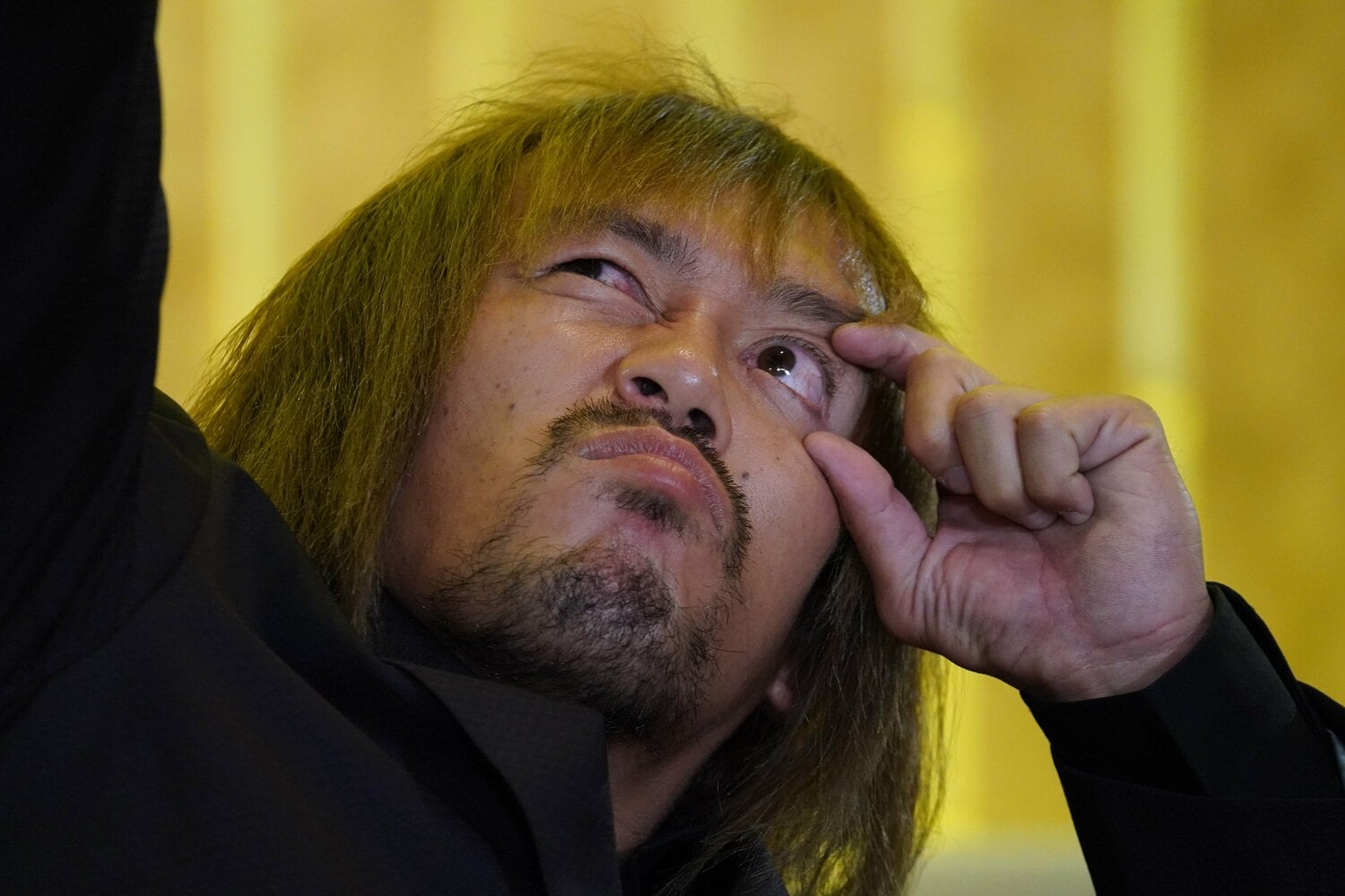 内藤哲也の決めポーズ「アブレ・ロス・オホス」　©Essei Hara