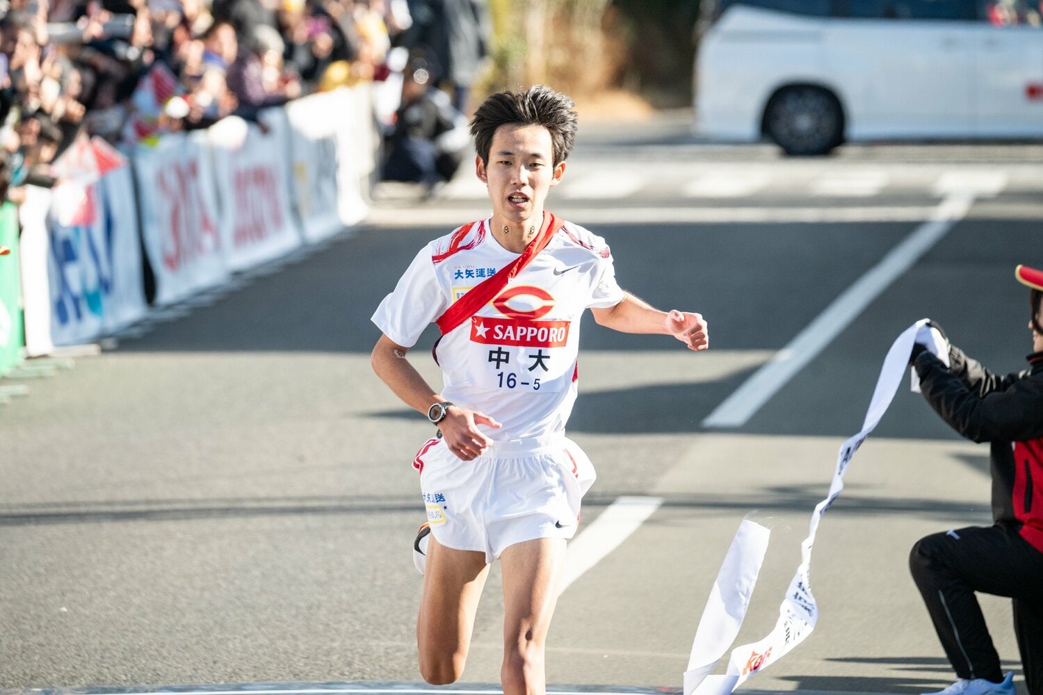 青学大の“若乃神”こと若林宏樹に抜かれこそしたが、区間6位と踏ん張って往路2位に貢献した園木　©Nanae Suzuki