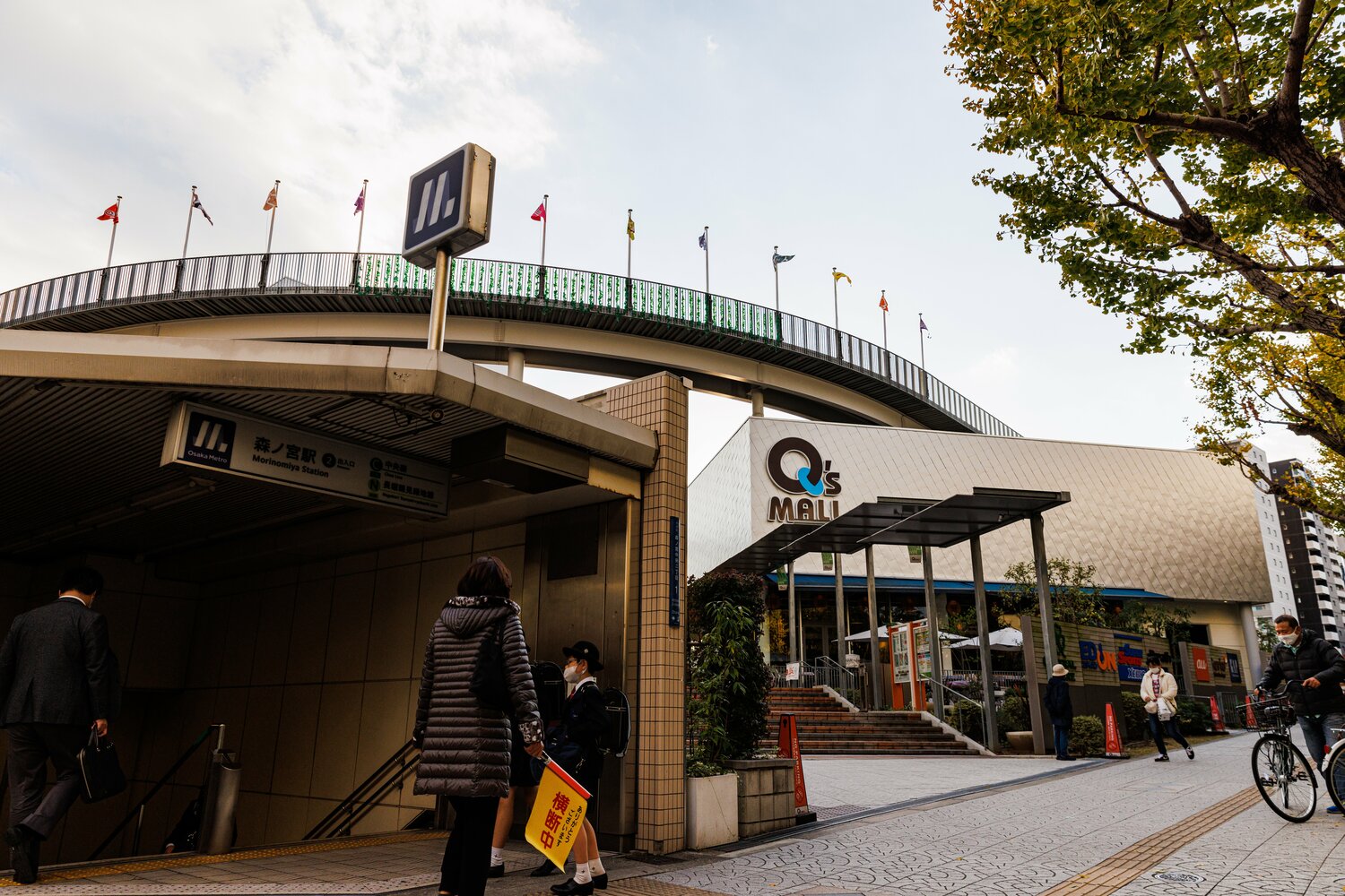 「もりのみやキューズモールBASE」のすぐ近くには、地下鉄・大阪メトロ森ノ宮駅もあった