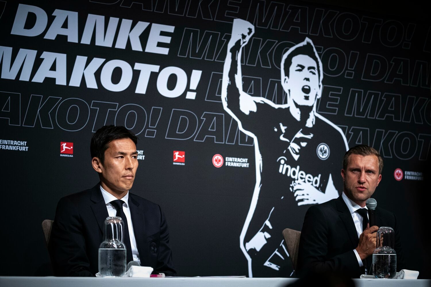 長谷部の引退会見に出席したクレシェGM　©Takuya Sugiyama